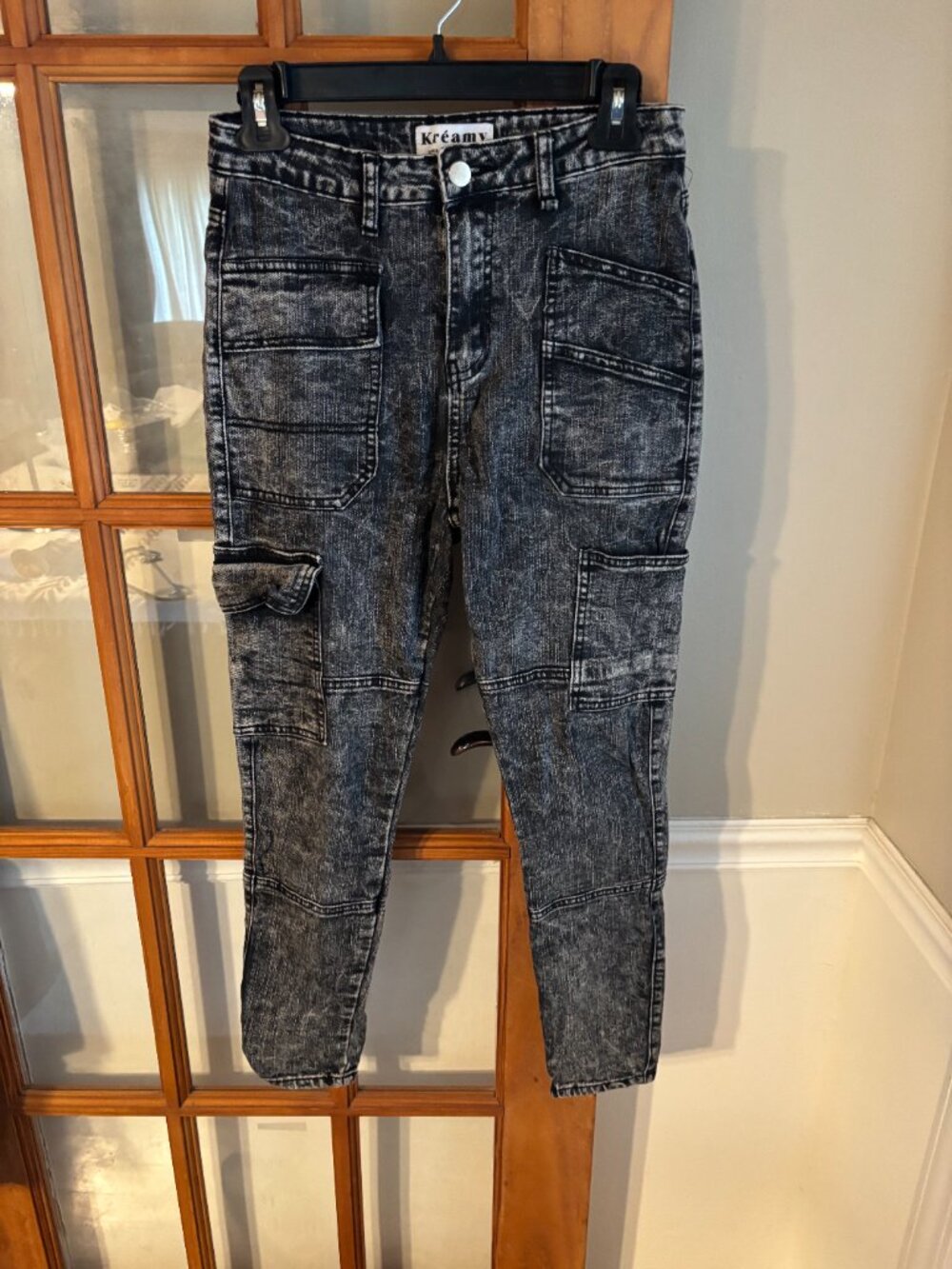 Kreamy women cargo jeans w black acid wash finish SZ: M